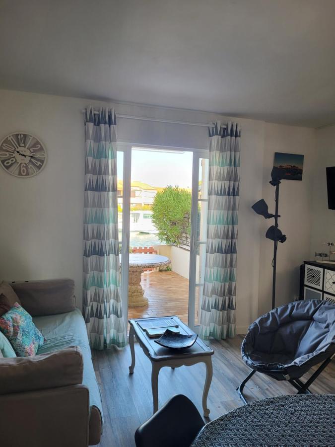 Aux Capellans Sur La Marina Pour 4 Personnes - Vue Marina - Parking - A 5 Min A Pied Holiday home *